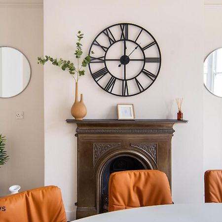 Appartamento 10 Mins Walk To The Oval, The Kennington Retreat Londra Esterno foto
