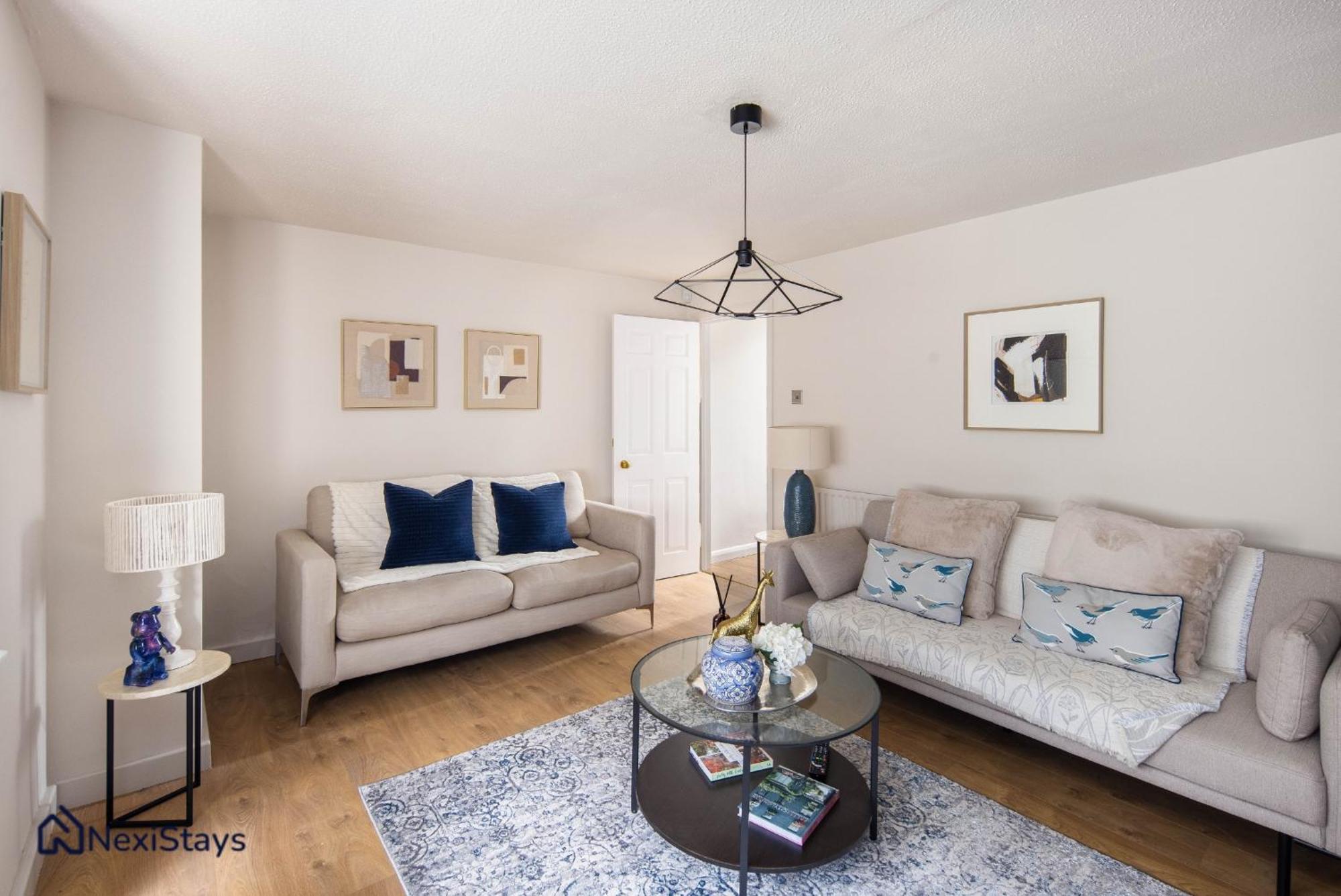 Appartamento 10 Mins Walk To The Oval, The Kennington Retreat Londra Esterno foto