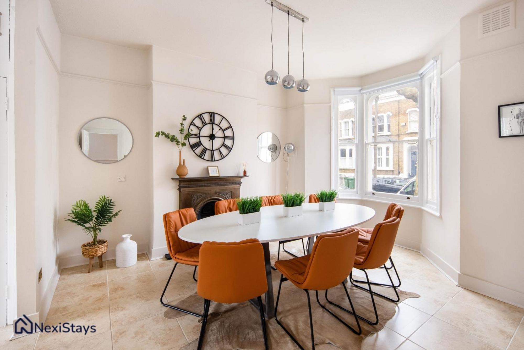 Appartamento 10 Mins Walk To The Oval, The Kennington Retreat Londra Esterno foto