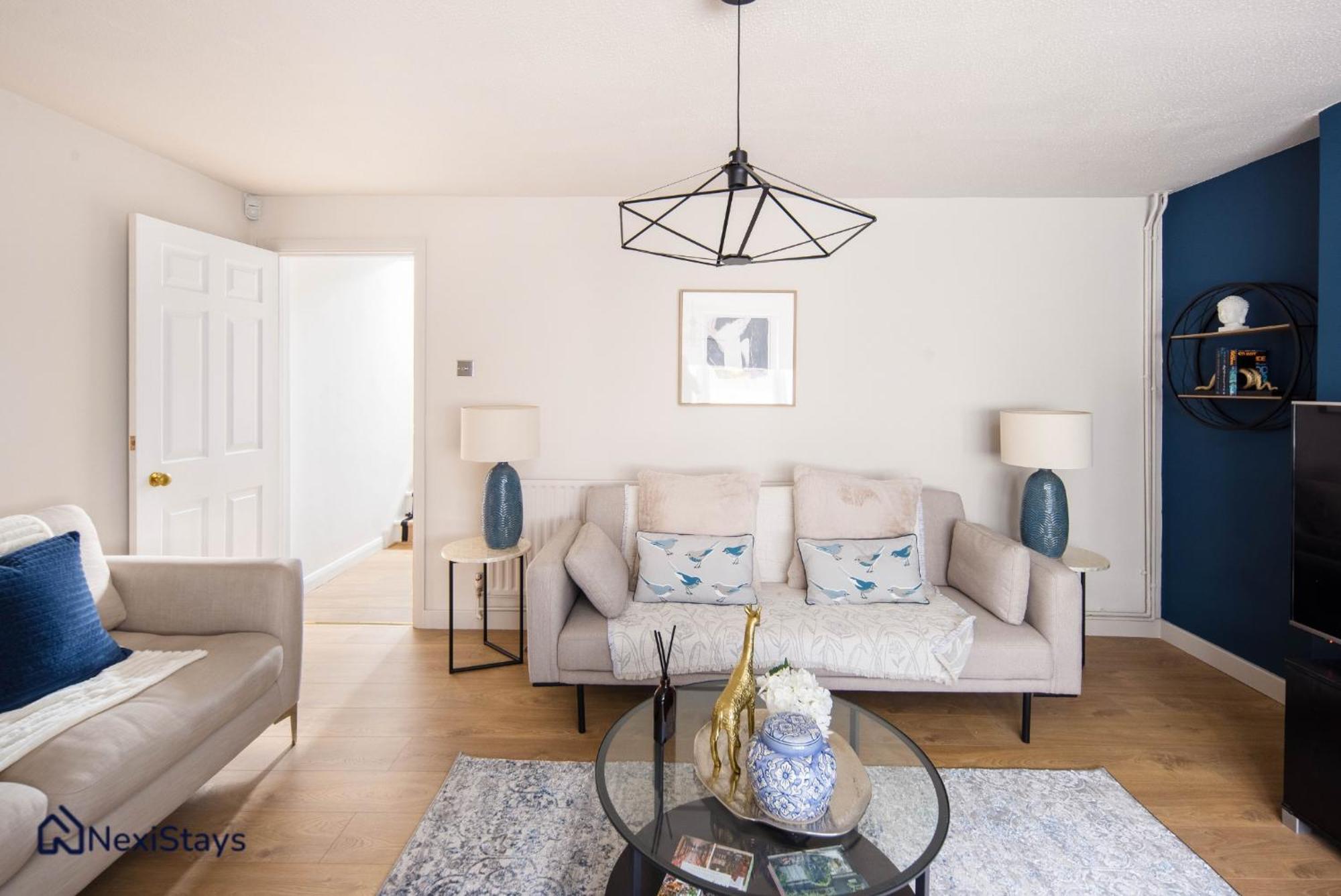 Appartamento 10 Mins Walk To The Oval, The Kennington Retreat Londra Esterno foto