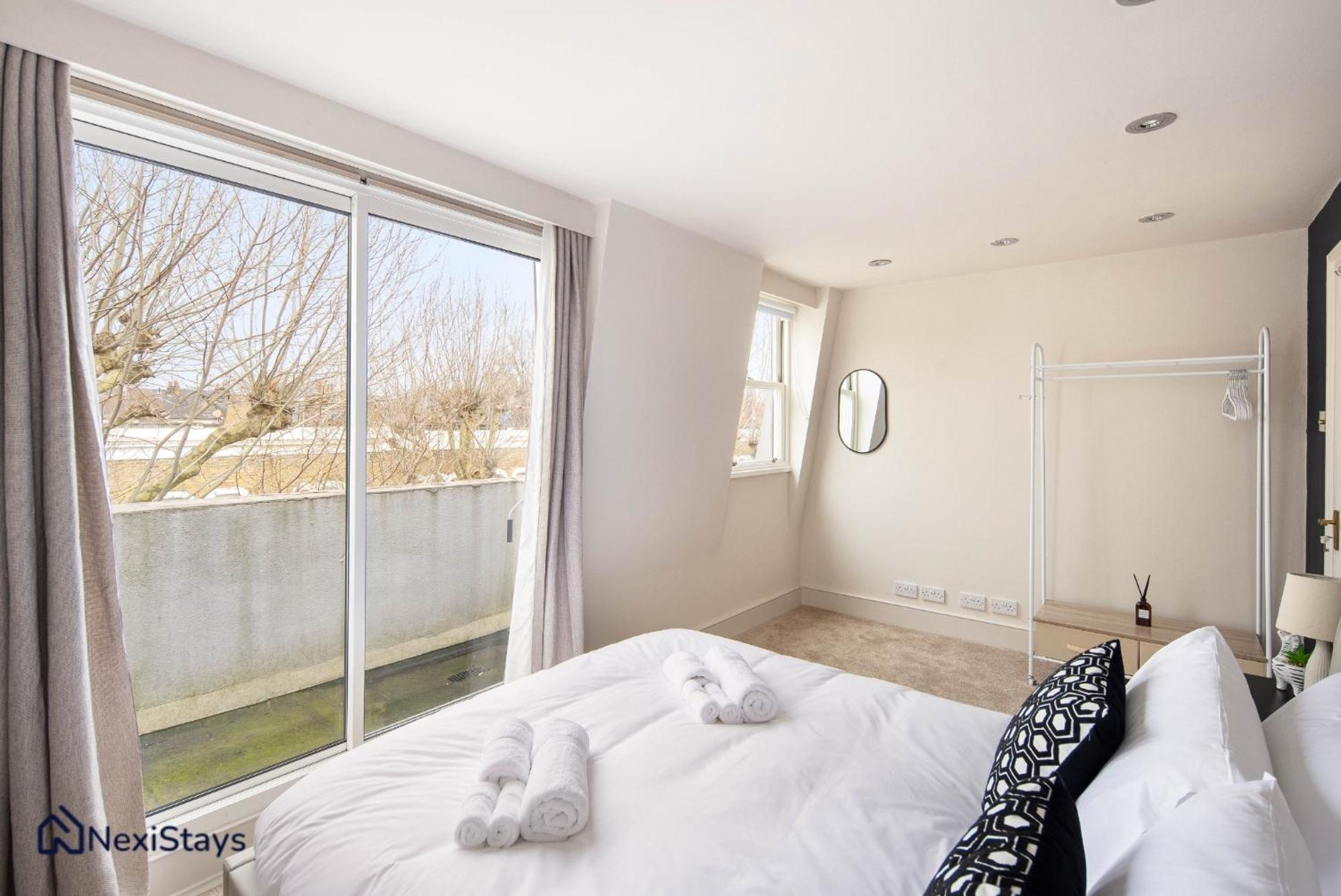 Appartamento 10 Mins Walk To The Oval, The Kennington Retreat Londra Esterno foto