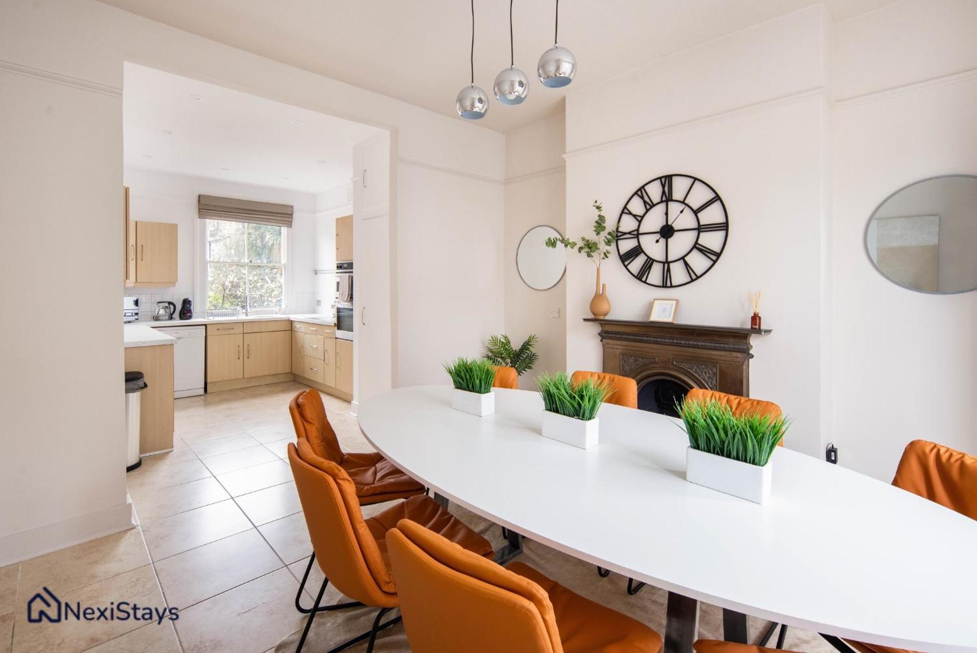 Appartamento 10 Mins Walk To The Oval, The Kennington Retreat Londra Esterno foto