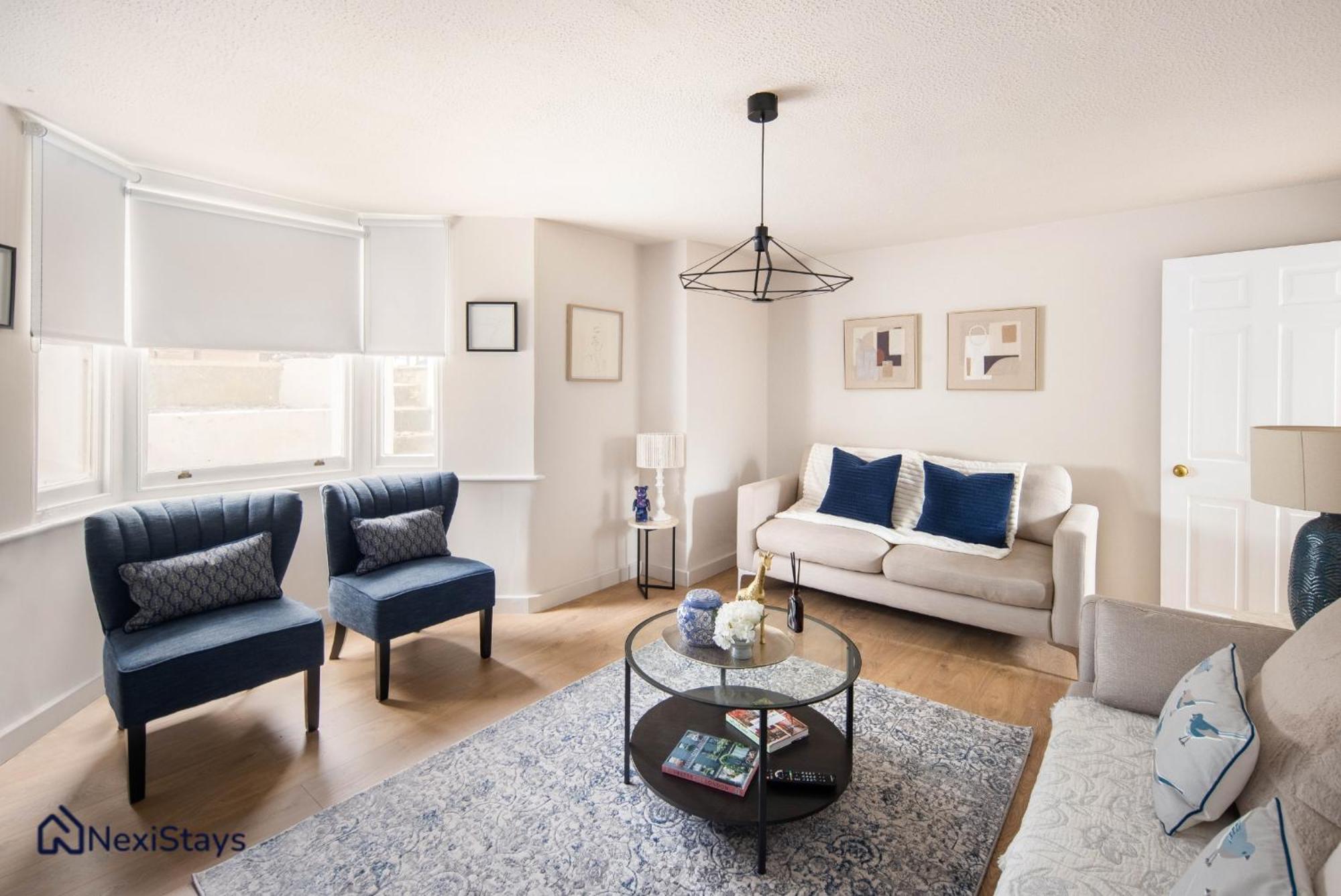 Appartamento 10 Mins Walk To The Oval, The Kennington Retreat Londra Esterno foto