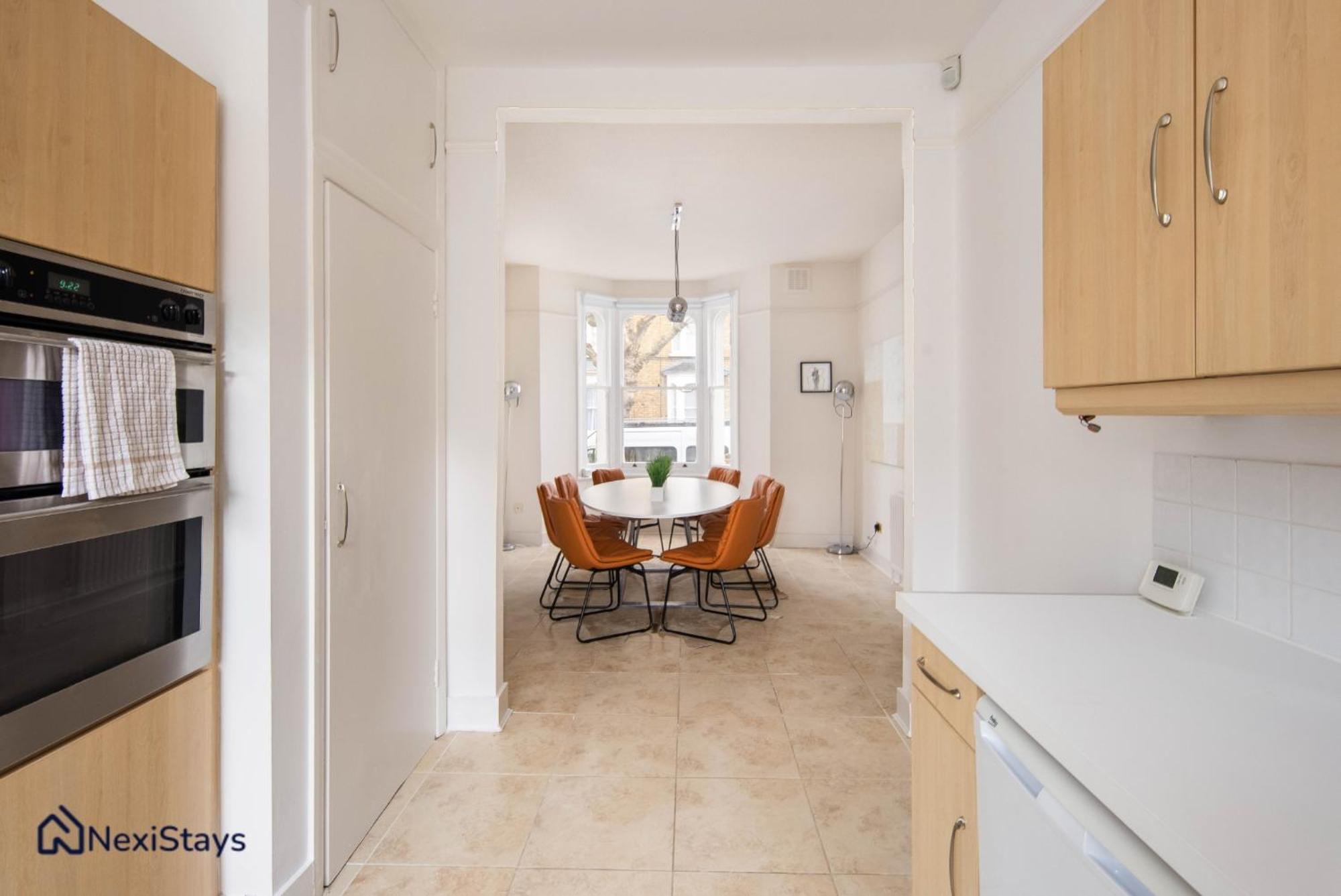 Appartamento 10 Mins Walk To The Oval, The Kennington Retreat Londra Esterno foto