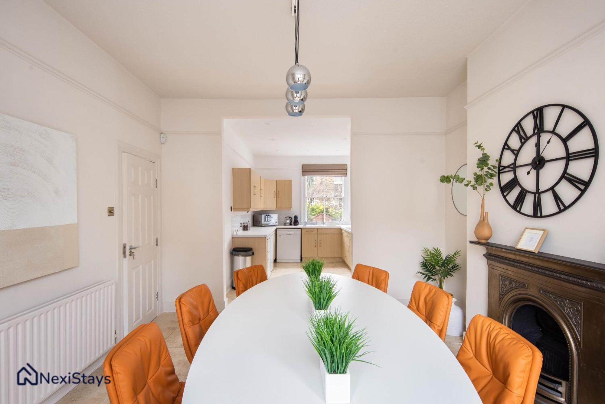 Appartamento 10 Mins Walk To The Oval, The Kennington Retreat Londra Esterno foto