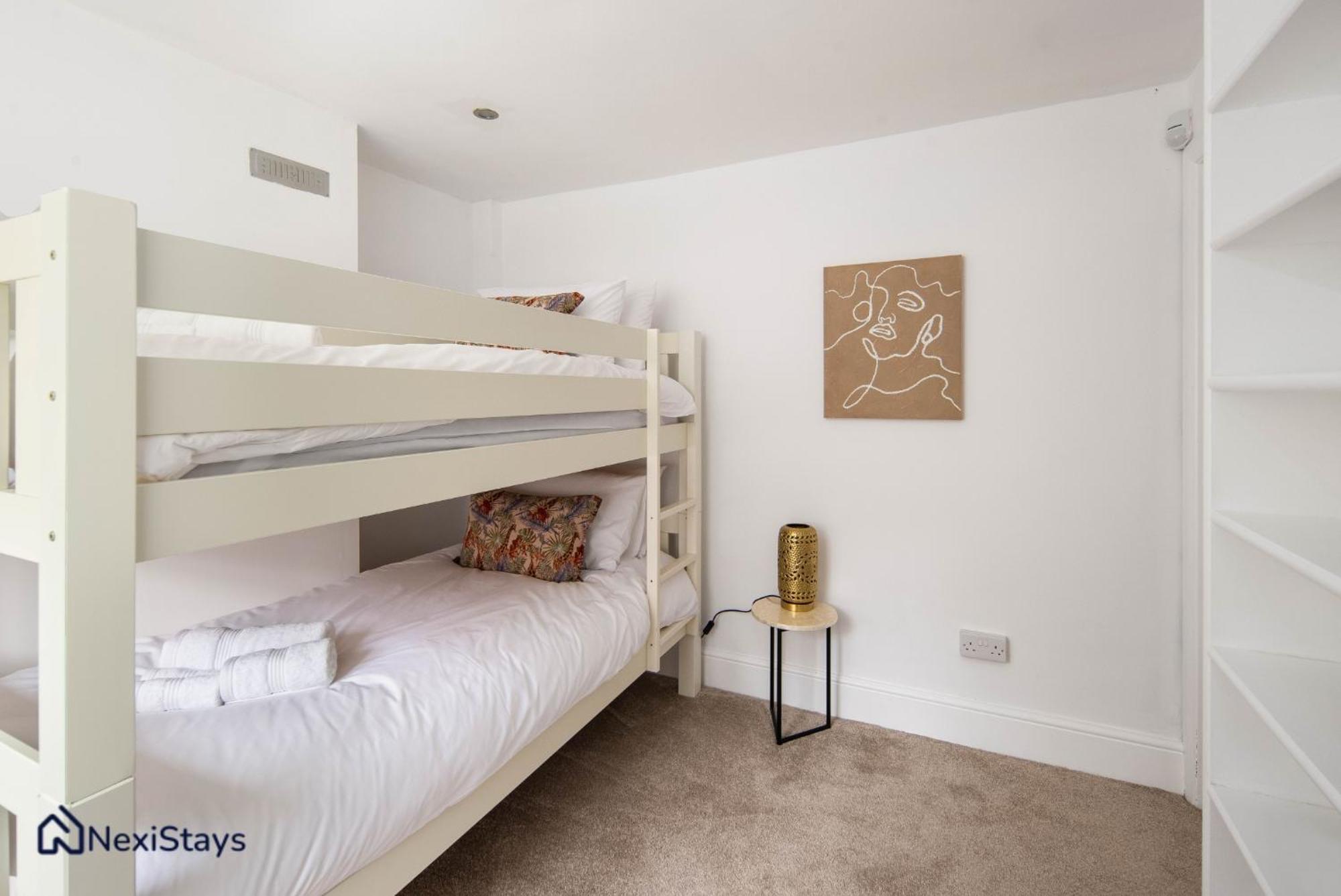 Appartamento 10 Mins Walk To The Oval, The Kennington Retreat Londra Esterno foto
