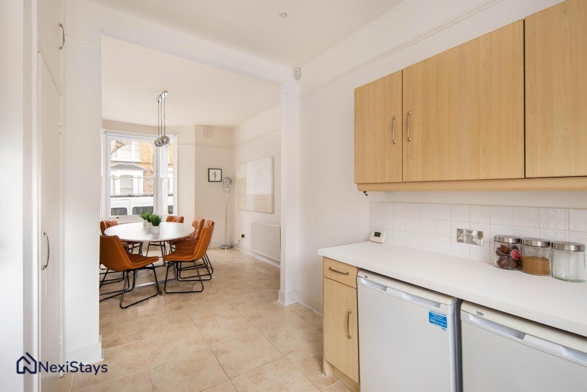 Appartamento 10 Mins Walk To The Oval, The Kennington Retreat Londra Esterno foto