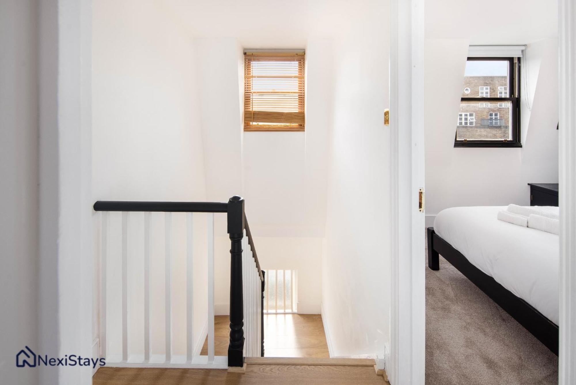 Appartamento 10 Mins Walk To The Oval, The Kennington Retreat Londra Esterno foto